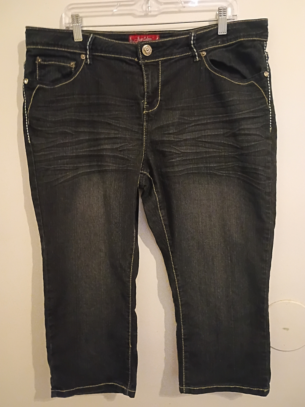 Jeans Colony Women's Dark Wash Cropped Jeans with Studs On Pockets Sz 18‎